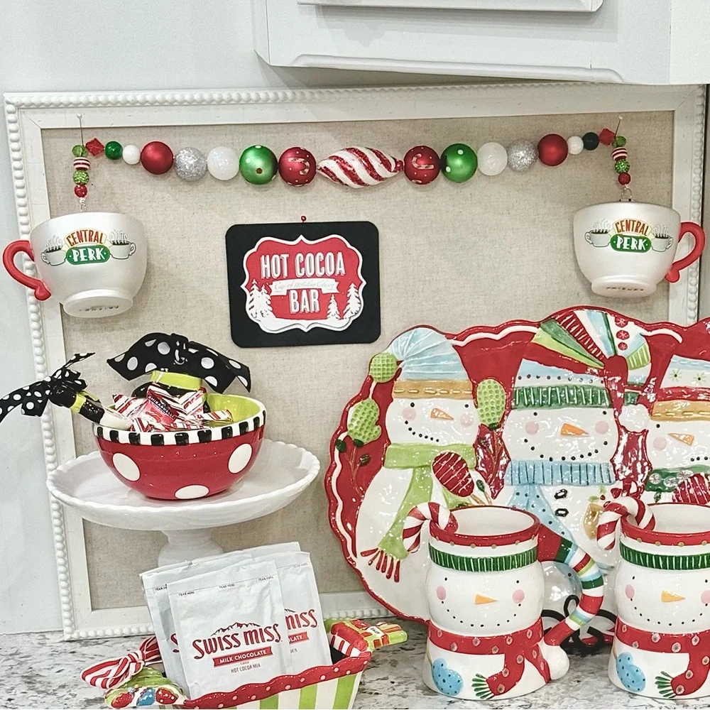 Central Perk Large Bead Christmas Garland Red White